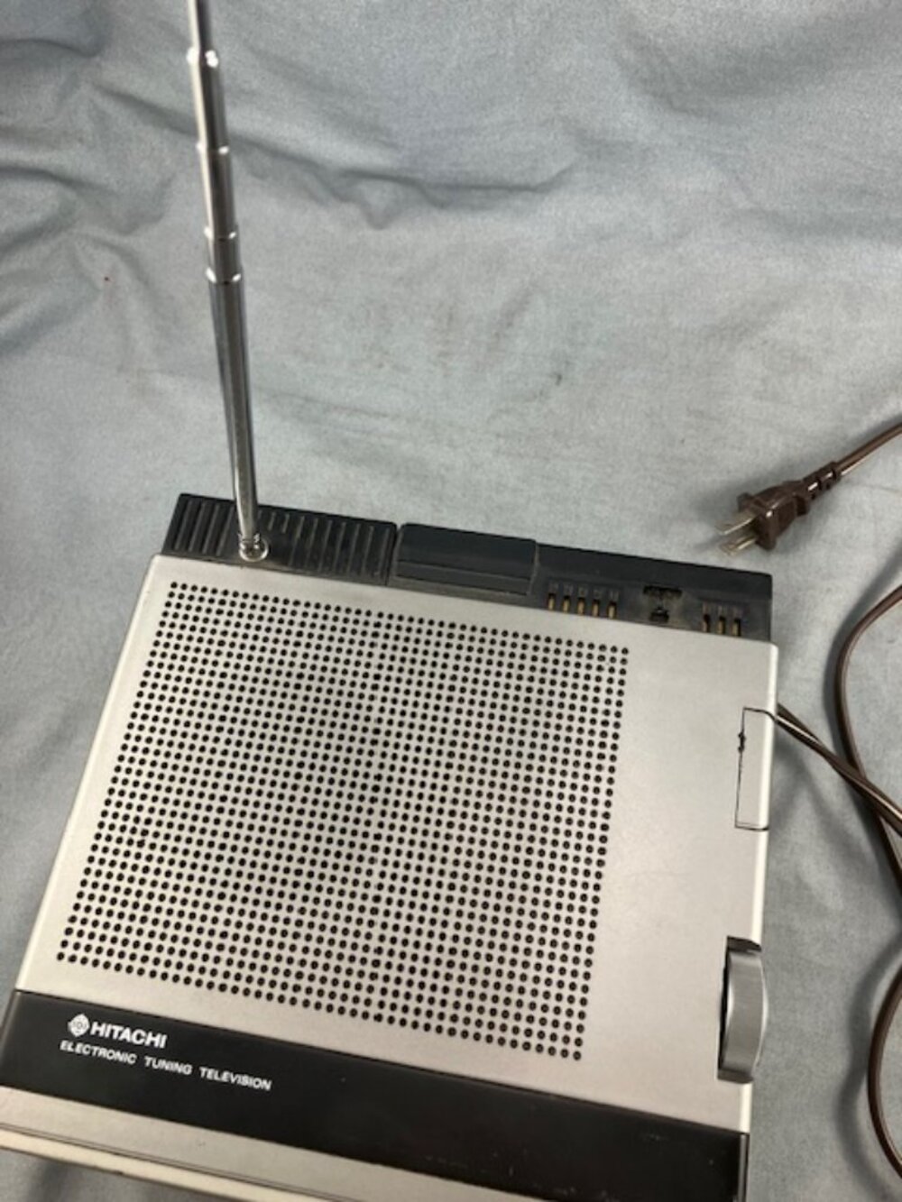 Vintage Hitachi TP 120 K 2200 Portable Analog B & W VHF UHF 5" TV 1981 - Picture 8 of 9